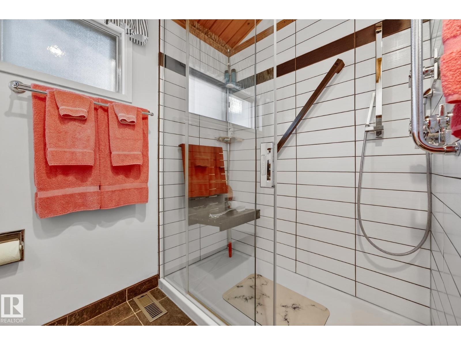 700 LAKESIDE DR, Rural Parkland County