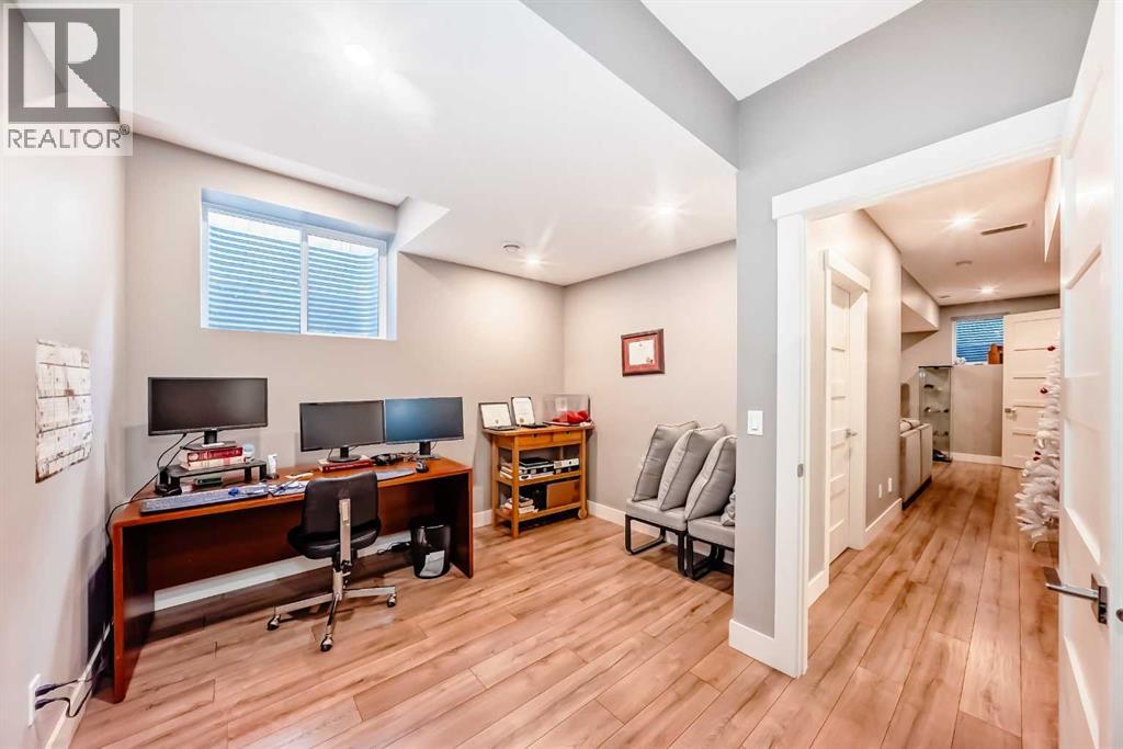 Single Family House for Sale in    Avenue NE Winston Heights/Mountview Calgary 