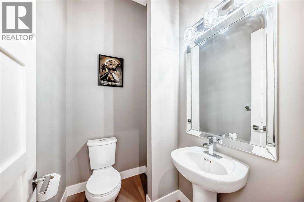 Single Family House for Sale in    Avenue NE Winston Heights/Mountview Calgary 