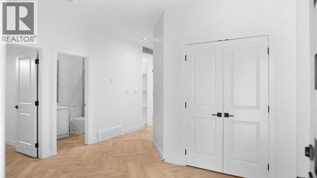 Single Family House for Sale in  Everson Close Evergreen Red Deer 