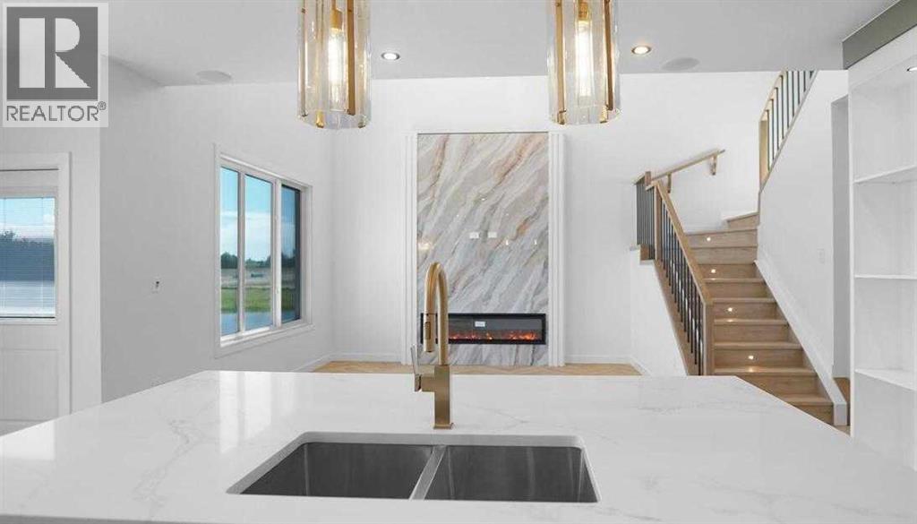 Single Family House for Sale in  Everson Close Evergreen Red Deer 