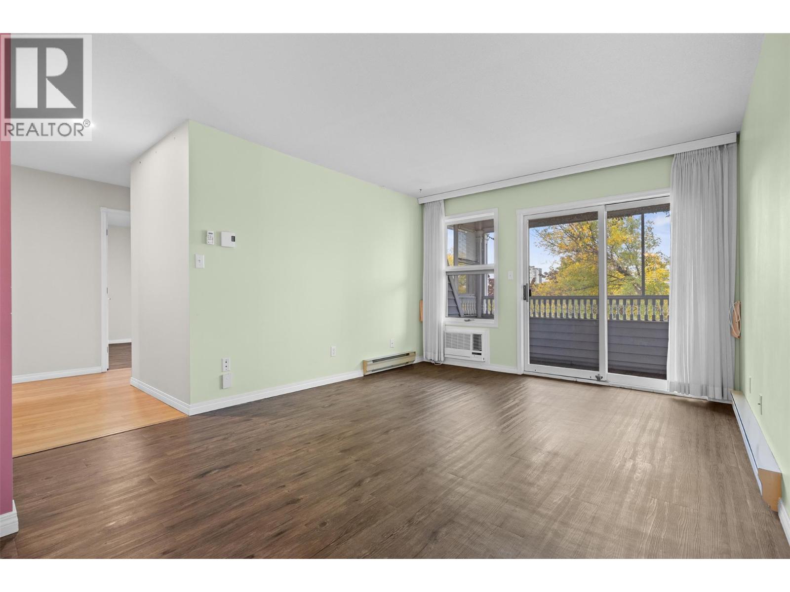 #310 575 Sutherland Avenue - 2
