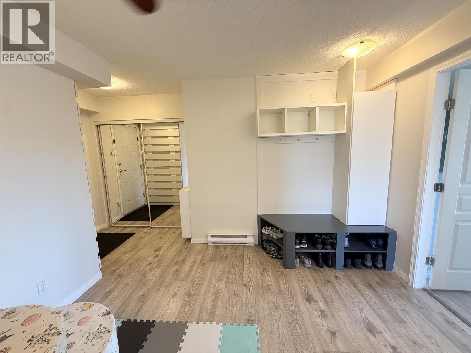 330 528 ROCHESTER AVENUE - Photo 4 of 27, Coquitlam, British Columbia