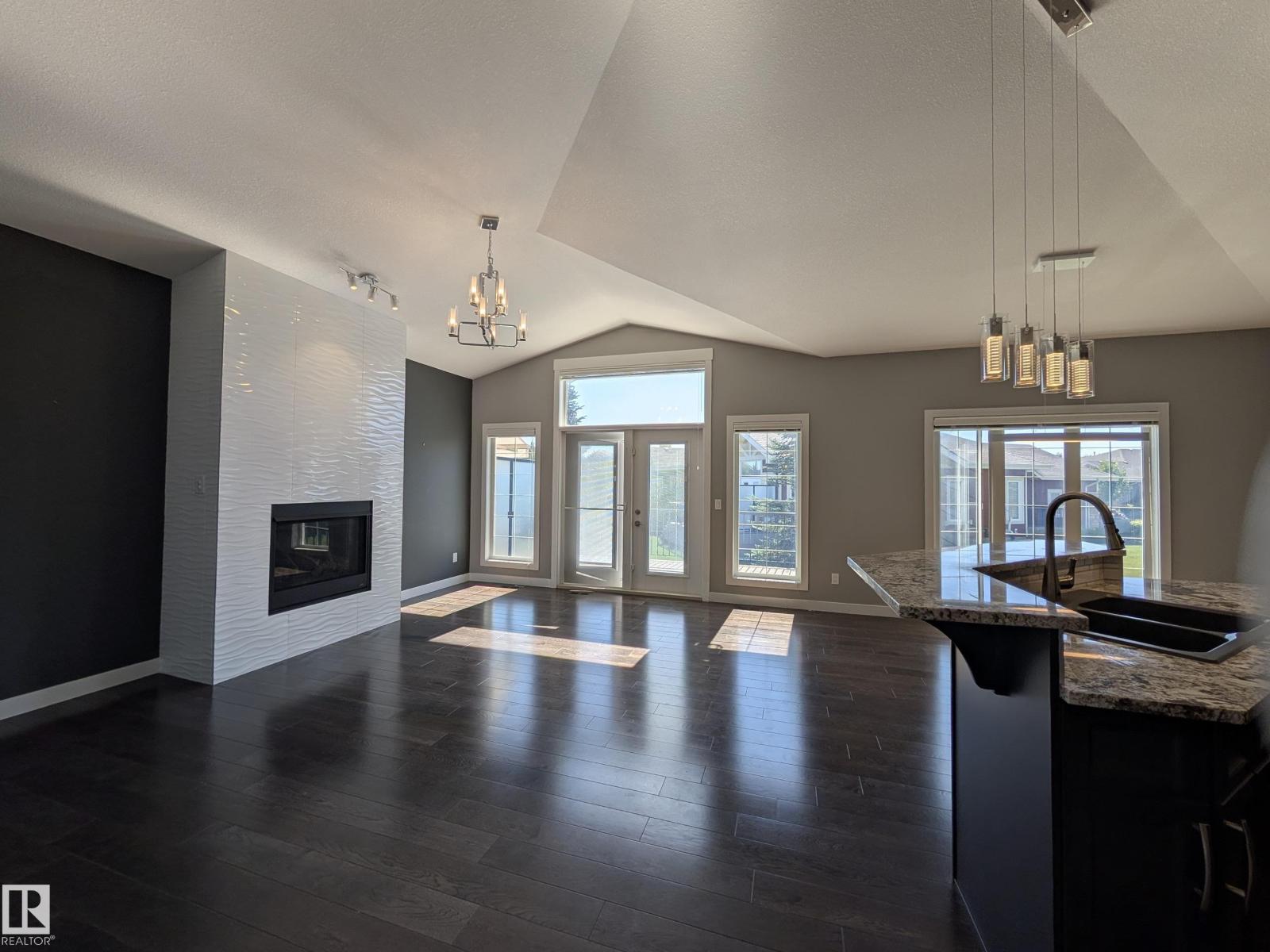 #34 3090 CAMERON HEIGHTS WY NW, Edmonton