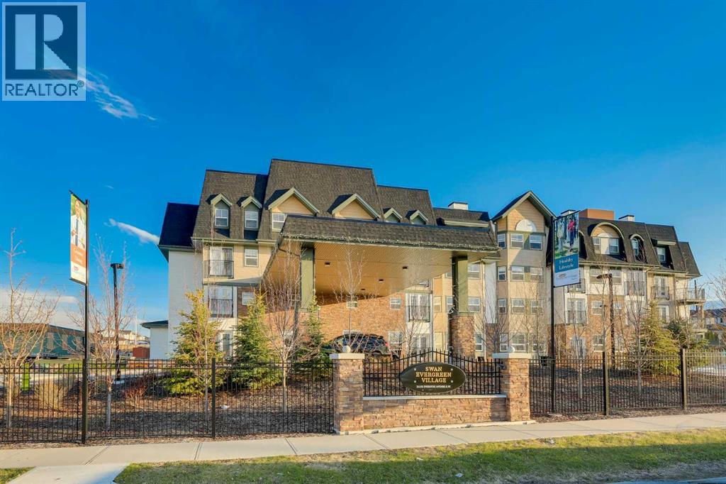 Single Family House for Sale in   Eversyde Avenue SW Evergreen Calgary 