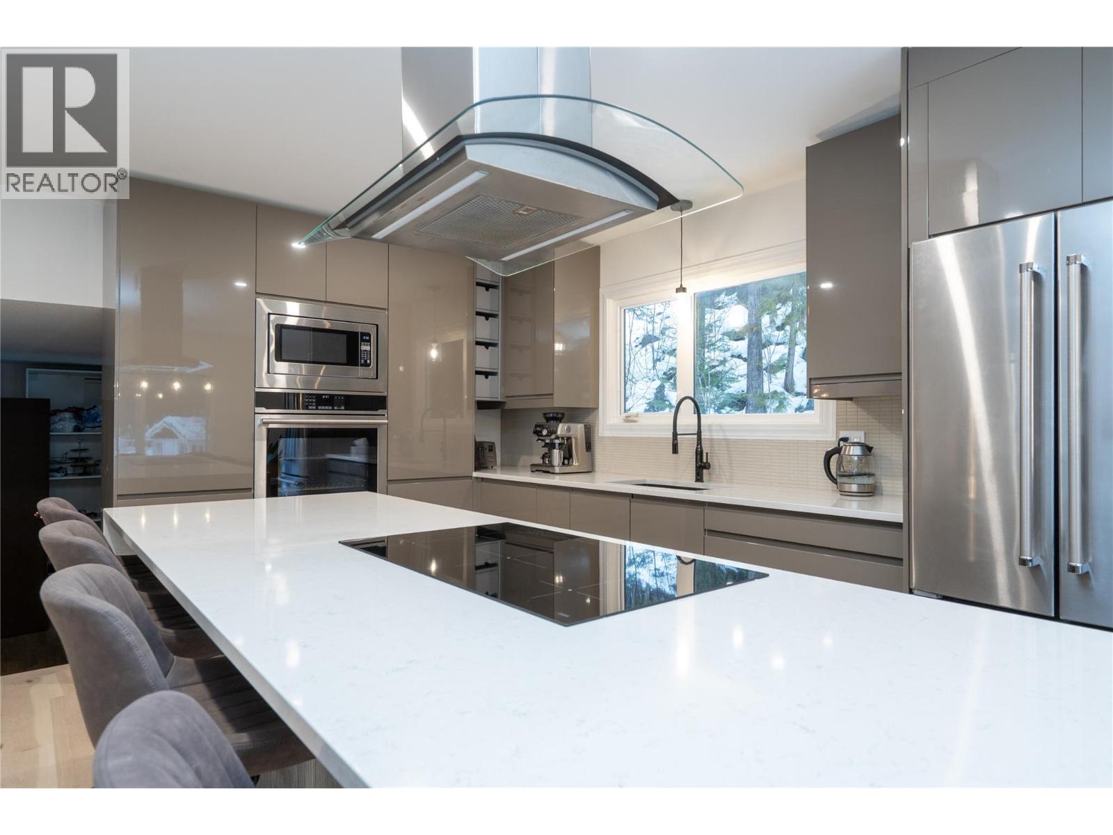 488 Alpine Lane, Revelstoke