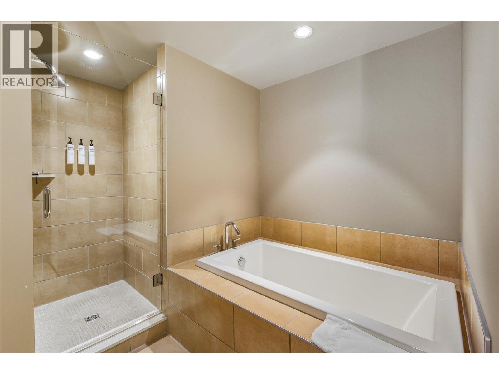 308 D 2020 LONDON LANE, Whistler