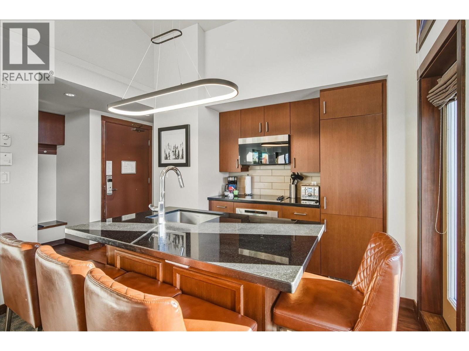 308 D 2020 LONDON LANE, Whistler