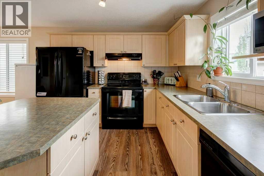 Single Family House for Sale in  Everglen Manor SW Evergreen Calgary 