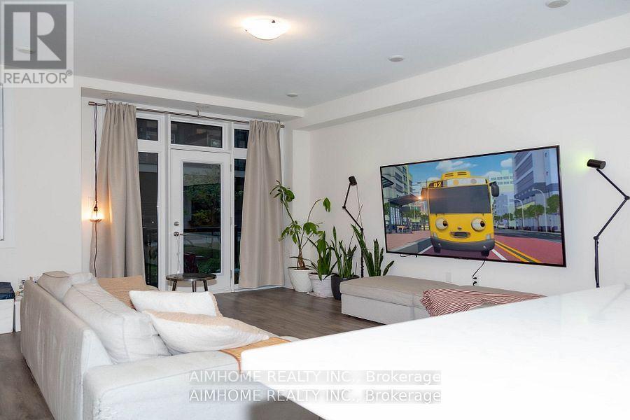 16 - 8 SAYERS LANE - Photo 4 of 18, Richmond Hill (Oak Ridges), Ontario