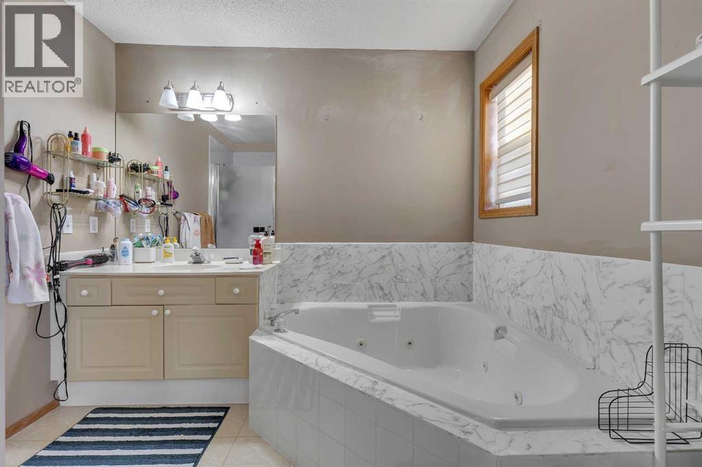 Single Family House for Sale in  Coral Springs Boulevard NE Coral Springs Calgary 