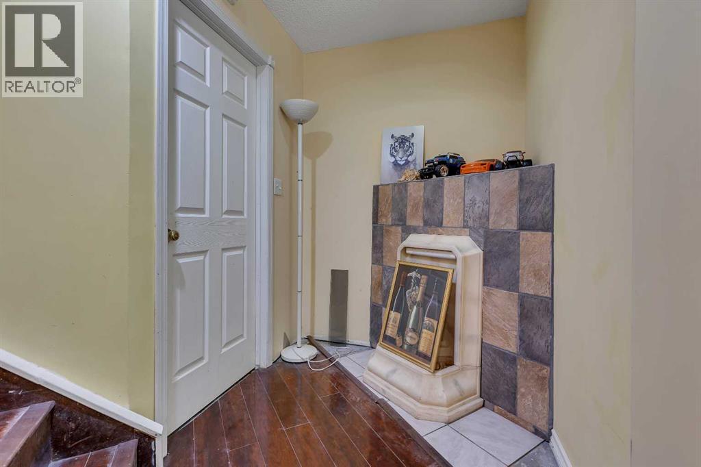 Single Family House for Sale in  Coral Springs Boulevard NE Coral Springs Calgary 