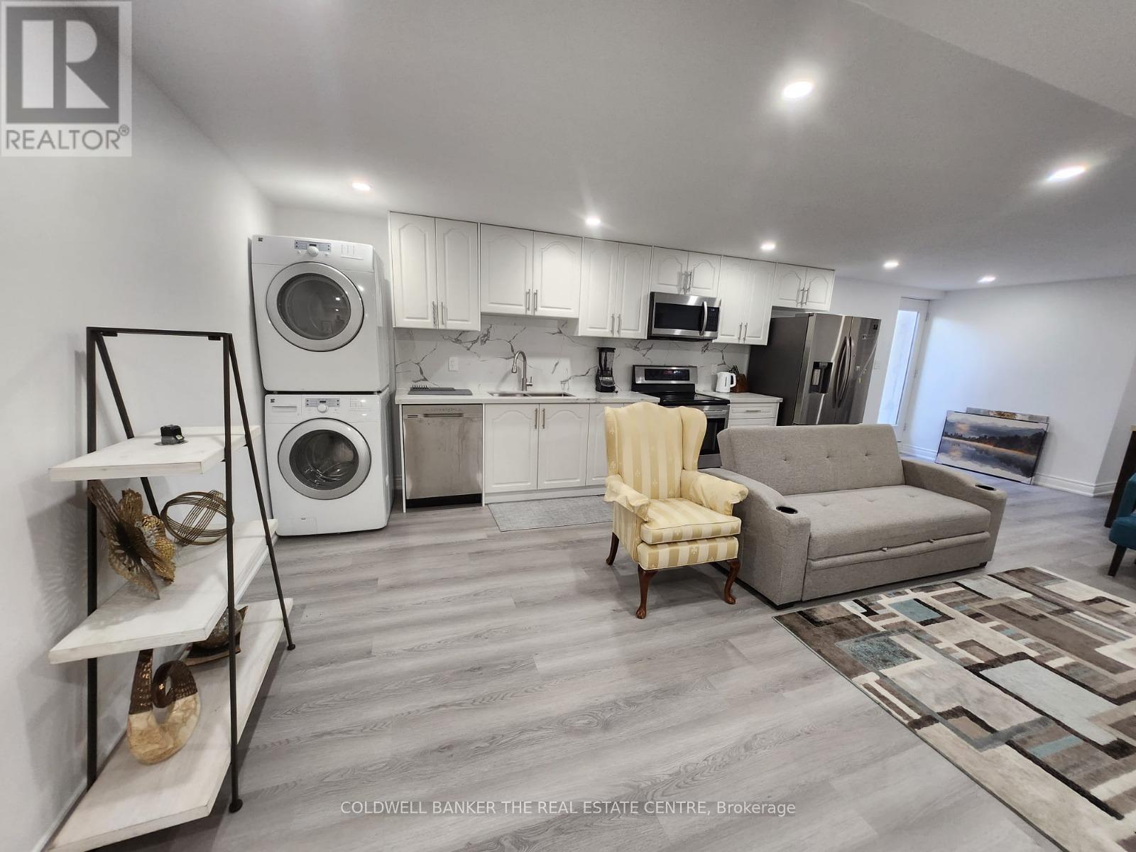 174 TRAIL BOULEVARD - Photo 2 of 5, Springwater (Centre Vespra), Ontario