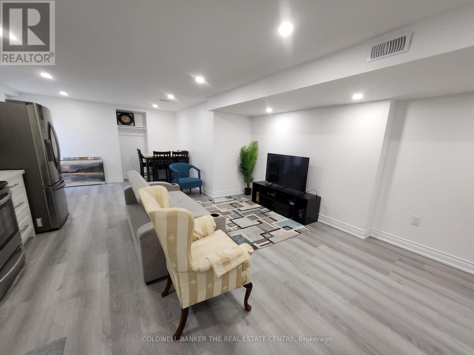 174 TRAIL BOULEVARD - Photo 3 of 5, Springwater (Centre Vespra), Ontario