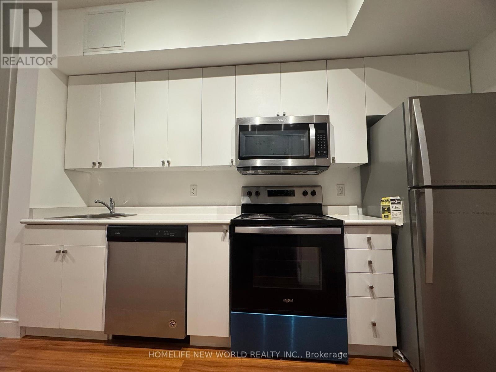 1 Wellington Unit 811 photo 4