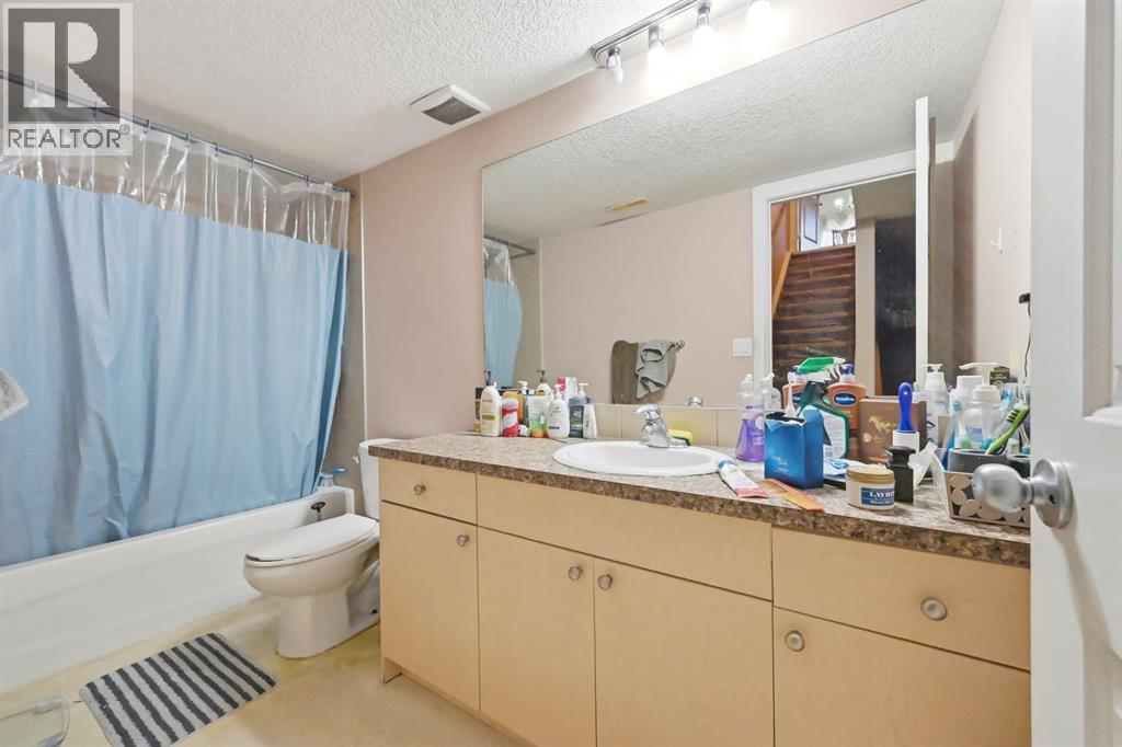 Single Family House for Sale in  Taralake Common NE Taradale Calgary 