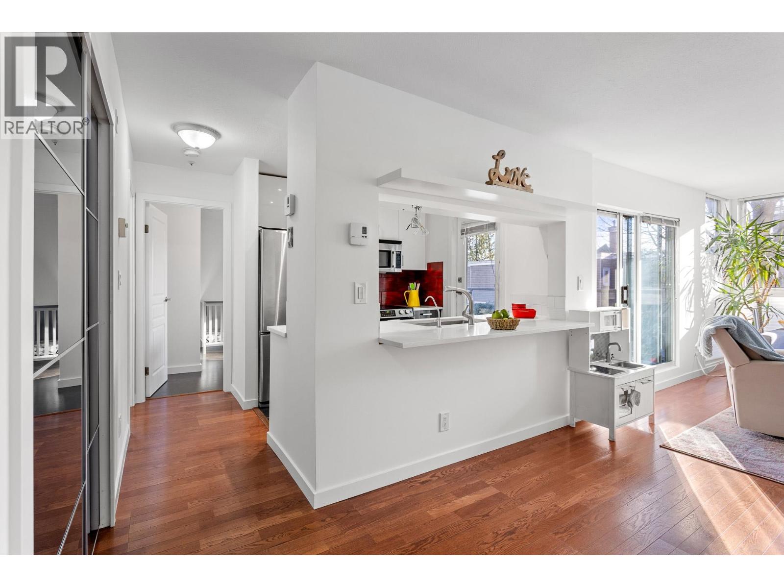 212 8460 JELLICOE STREET, Vancouver