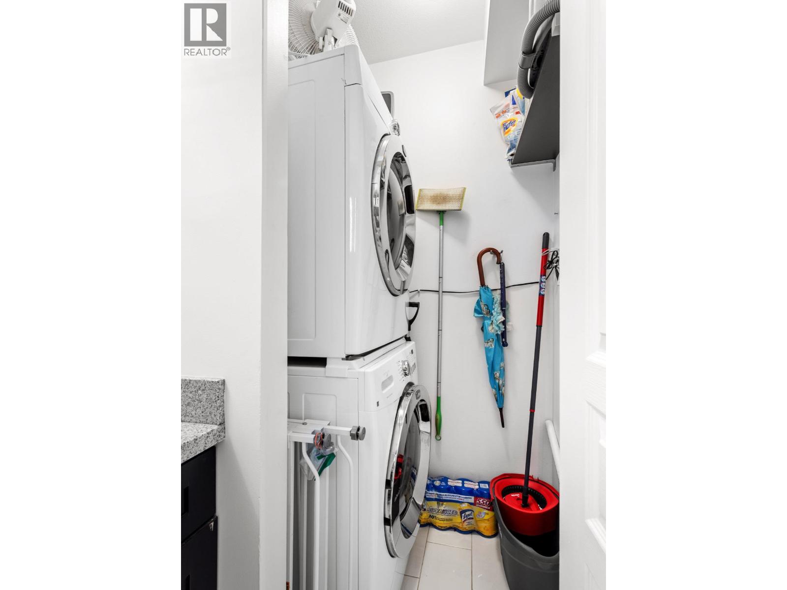 212 8460 JELLICOE STREET, Vancouver