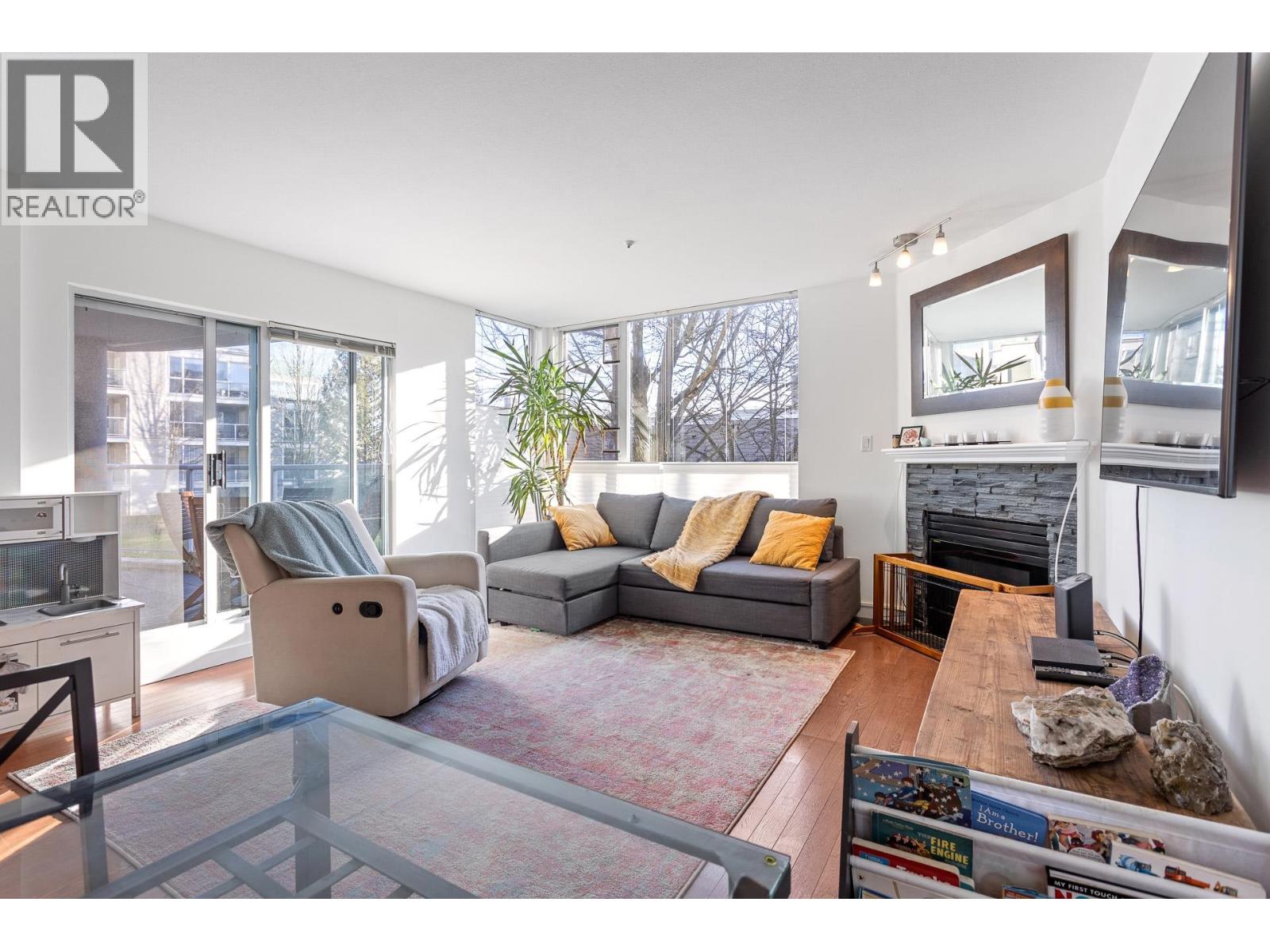 212 8460 JELLICOE STREET, Vancouver