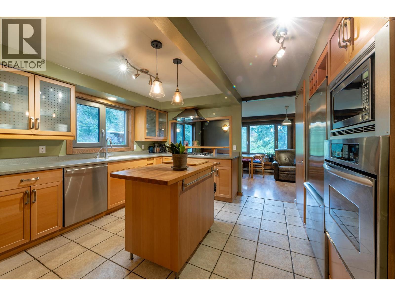1615 Campbell Road - 17