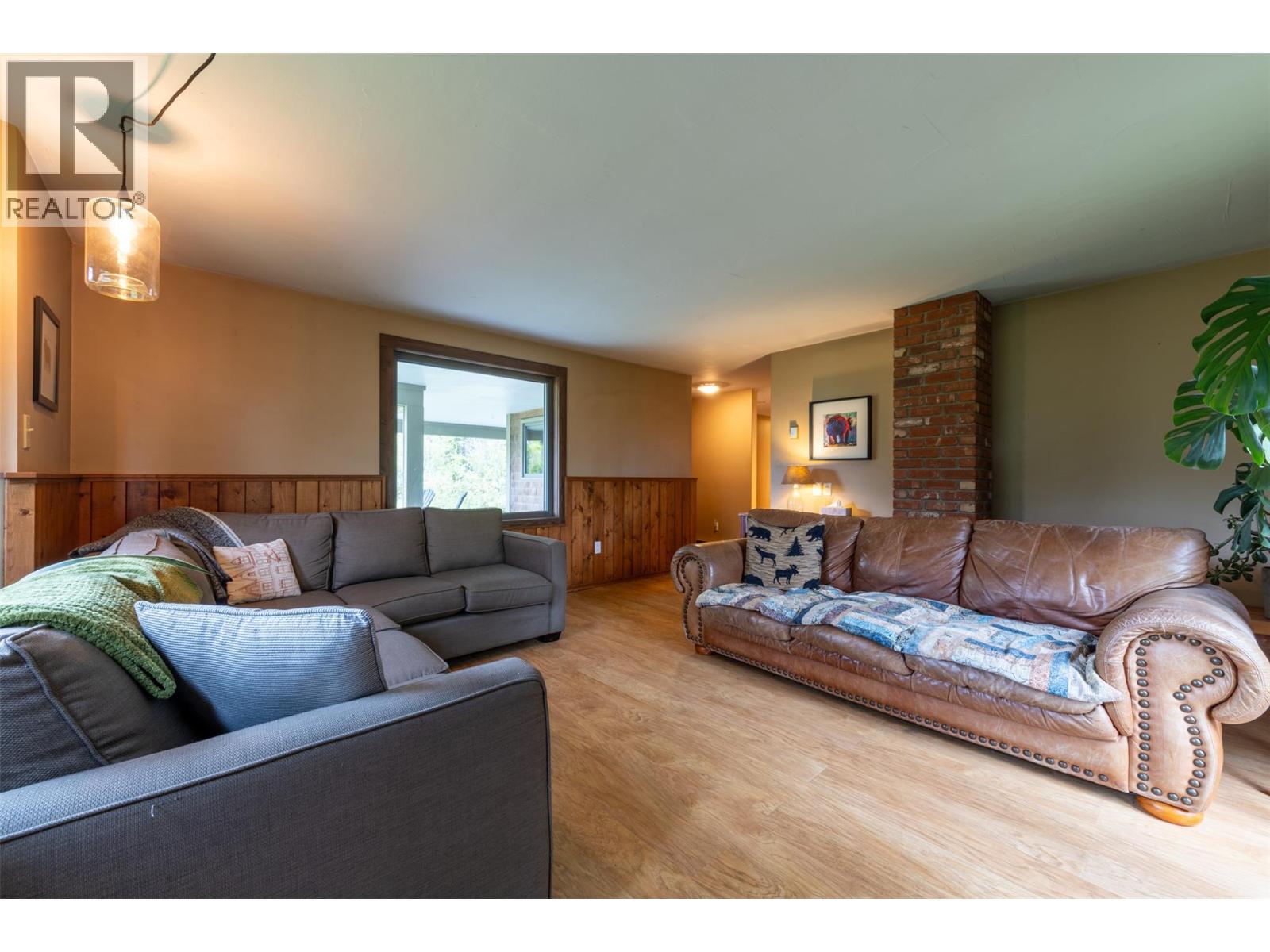 1615 Campbell Road - 33