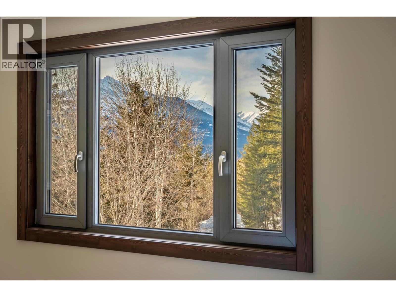 1615 CAMPBELL ROAD - 56