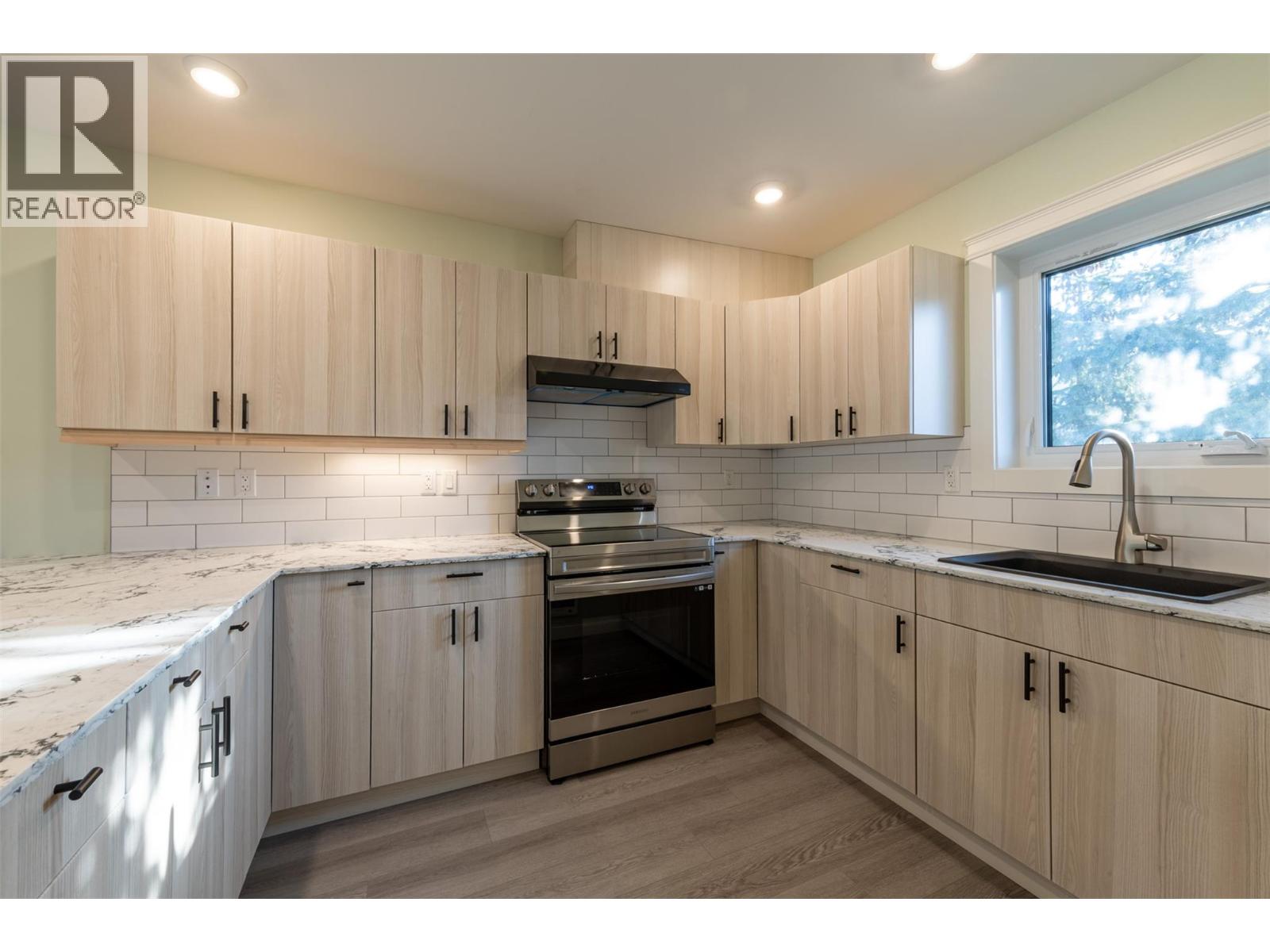 615 9th Street S - 36