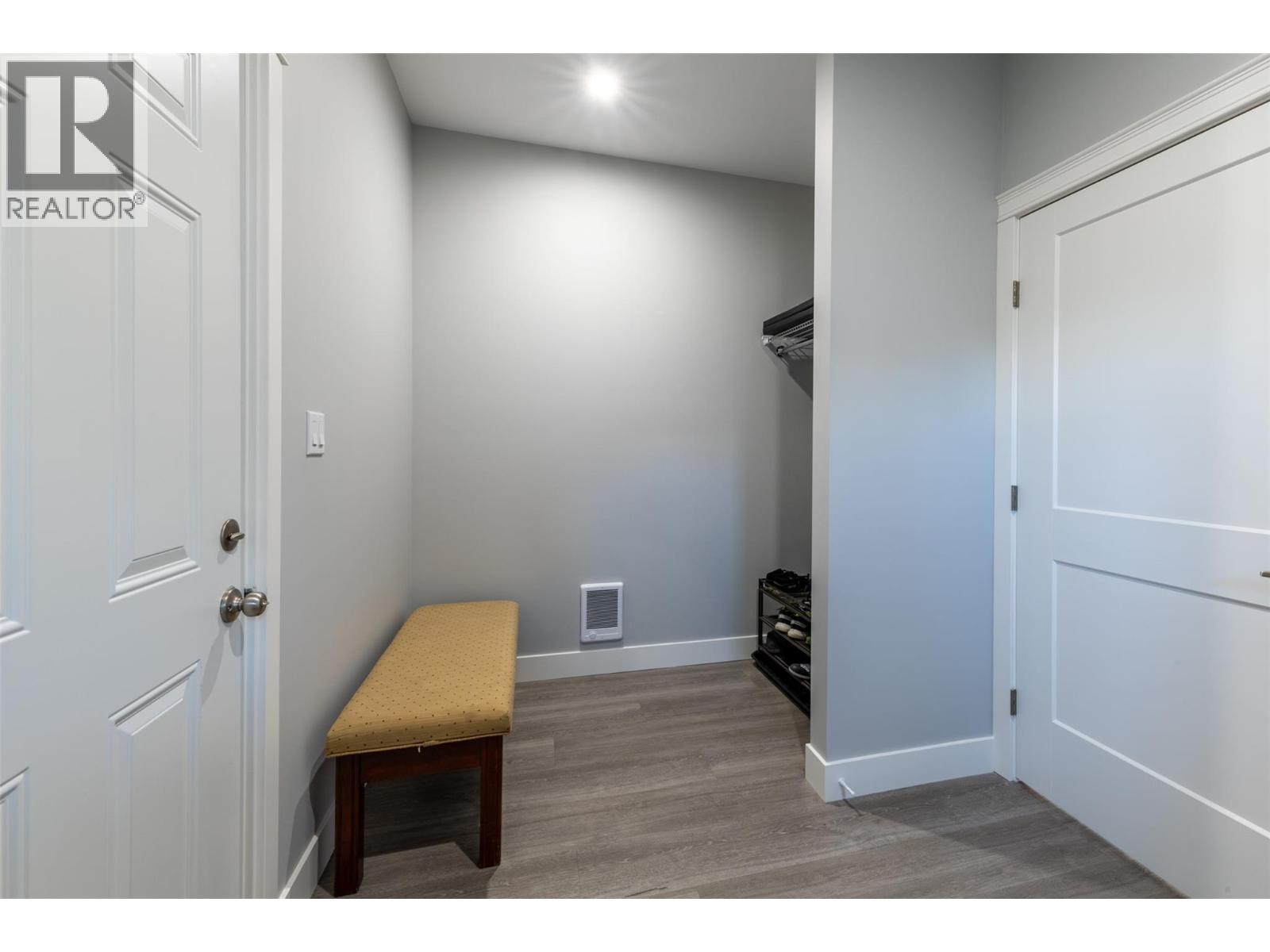 615 9TH STREET S - 33