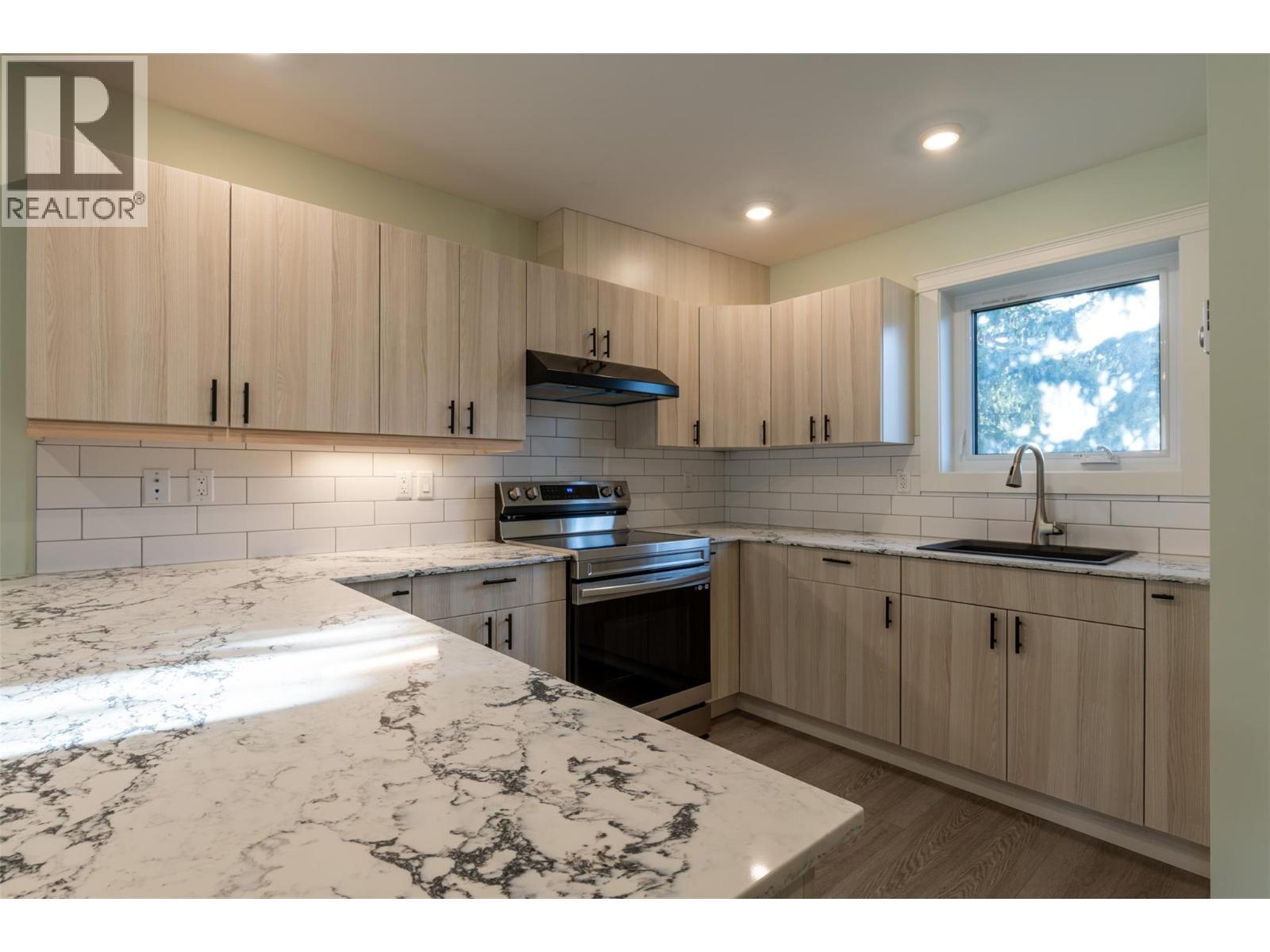 615 9th Street S - 35