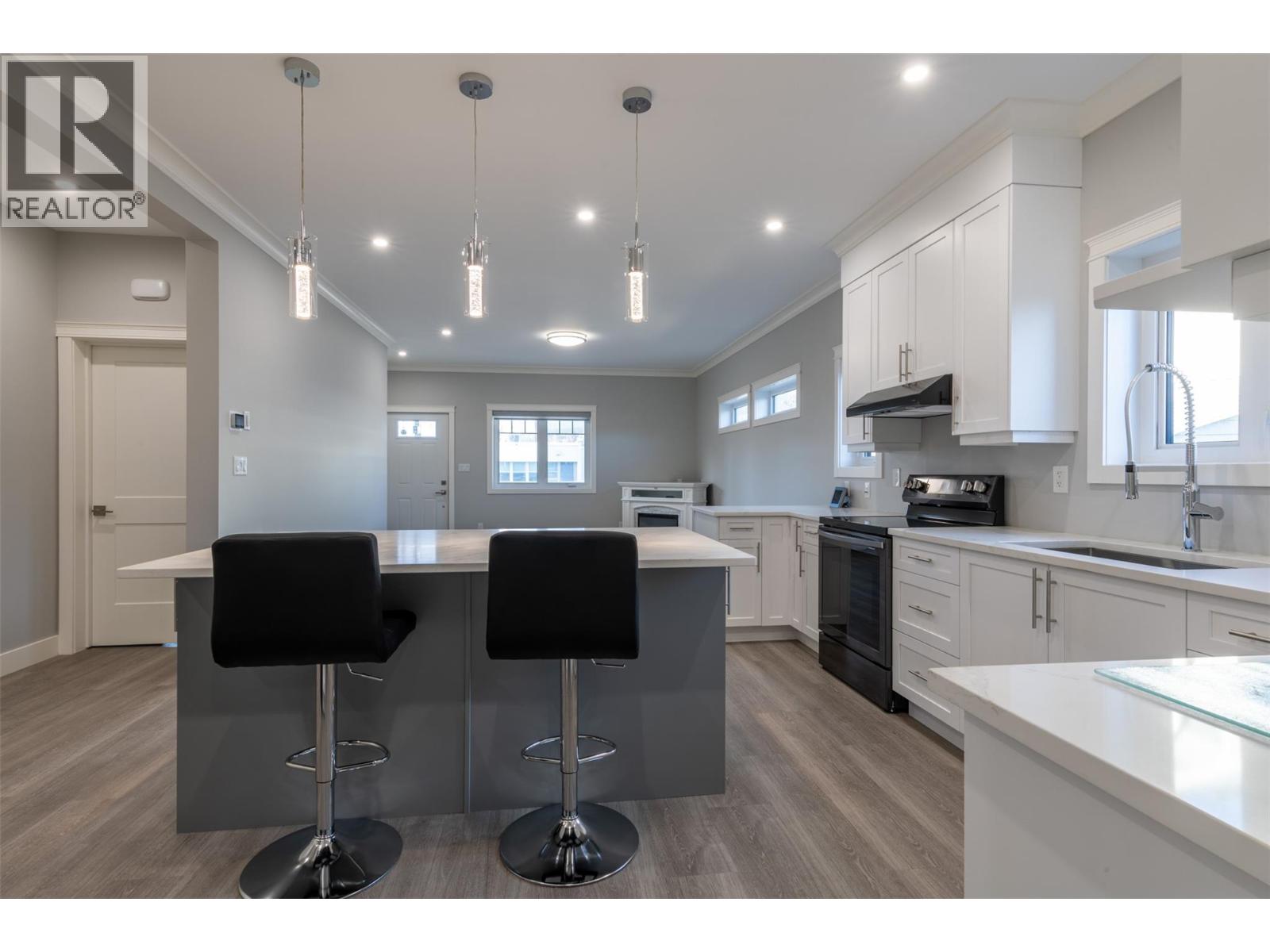 615 9th Street S - 23