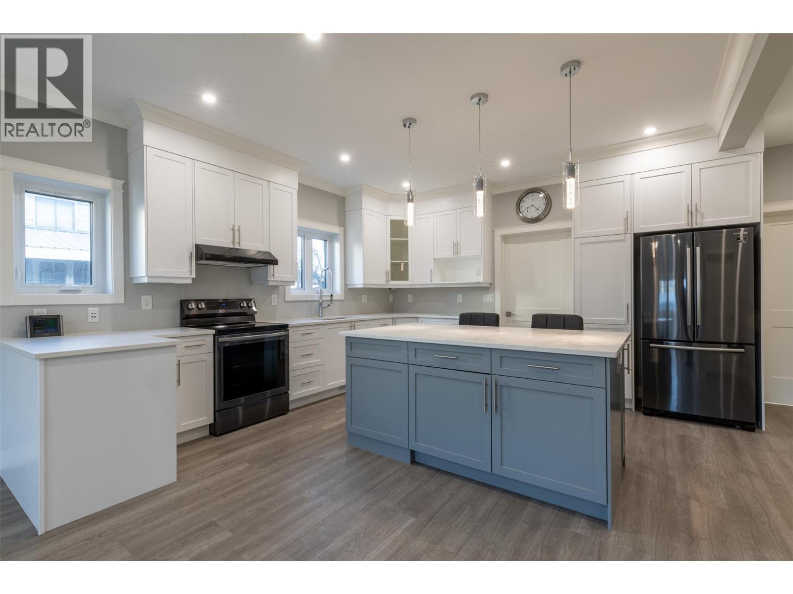 615 9th Street S - 19