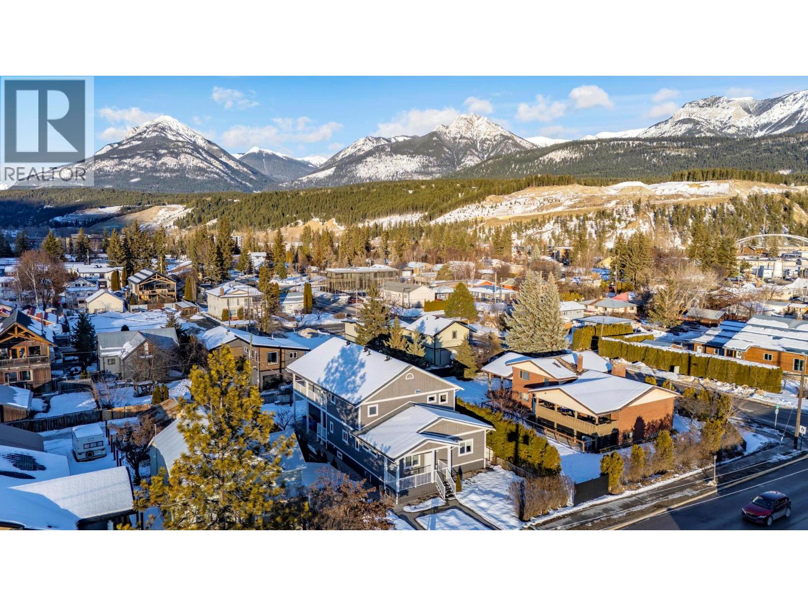 615 9TH STREET S - 86