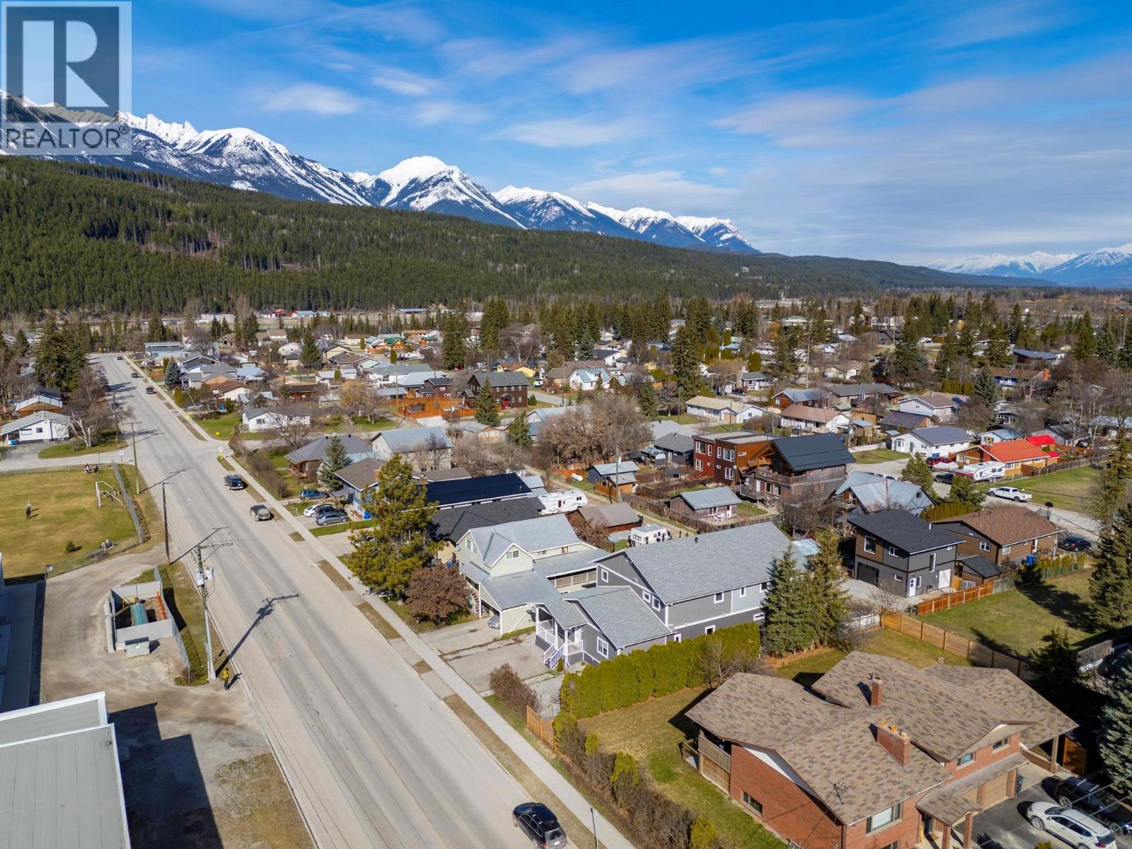 615 9TH STREET S - 70