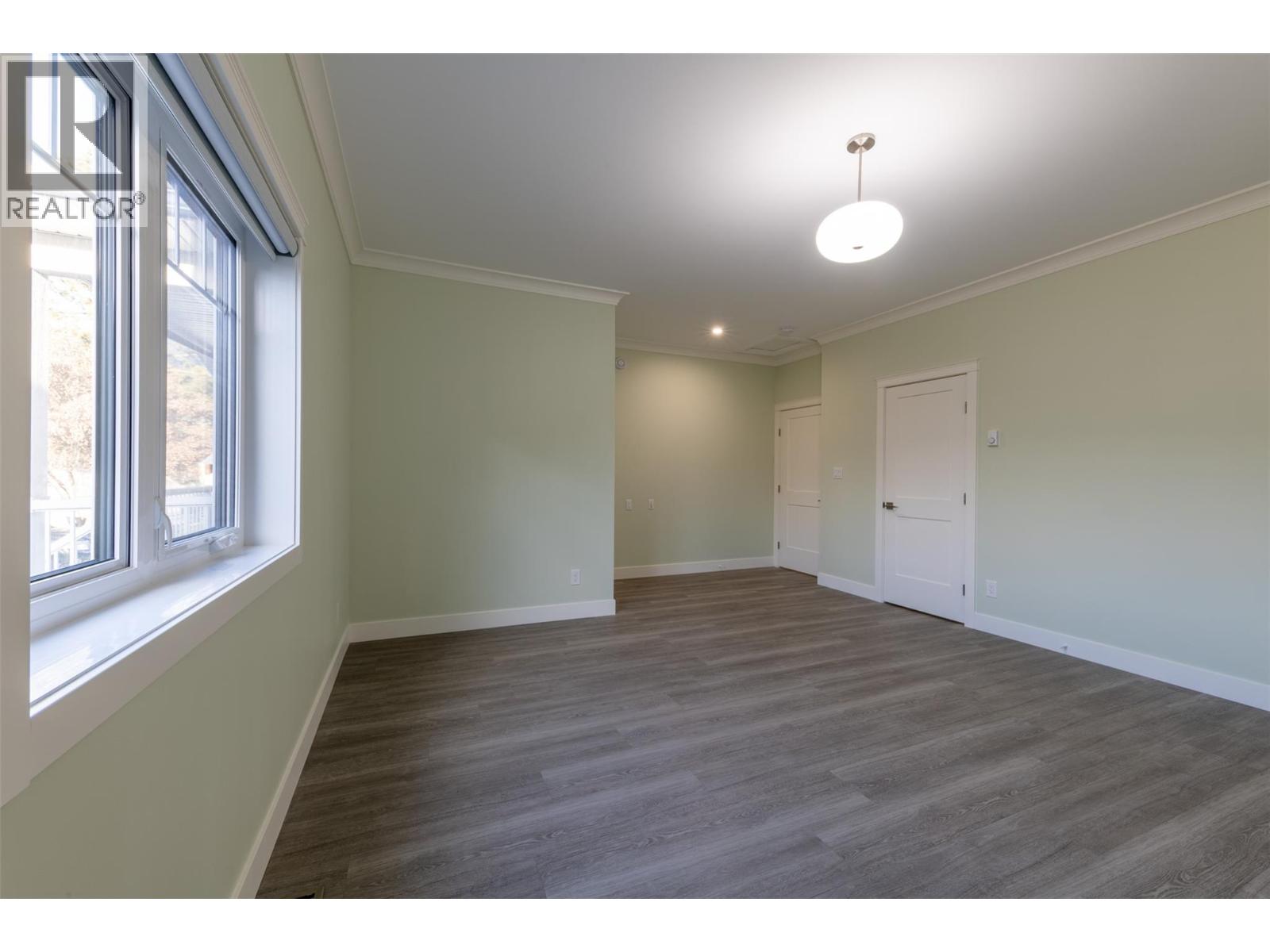 615 9TH STREET S - 26