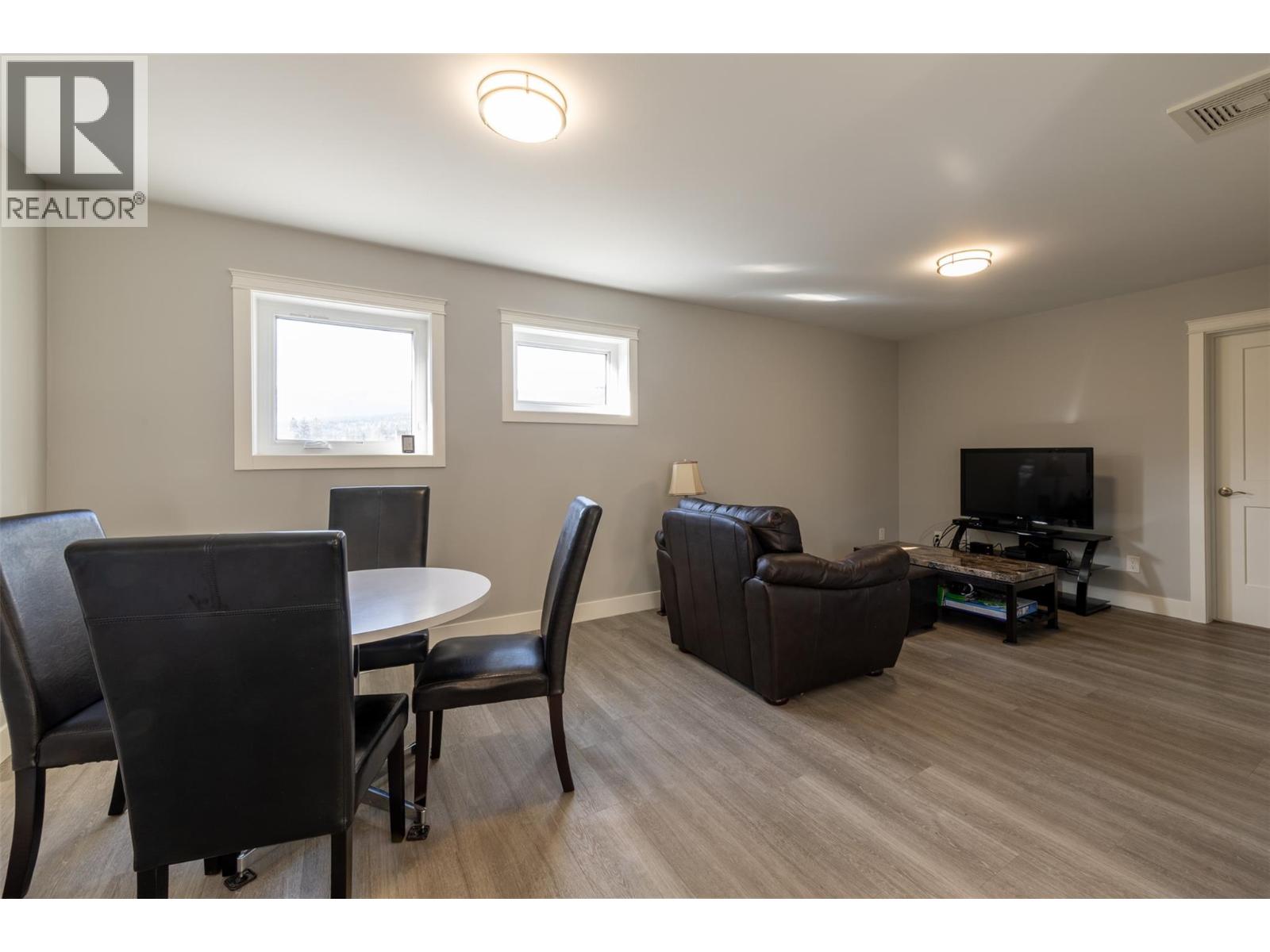 615 9TH STREET S - 54