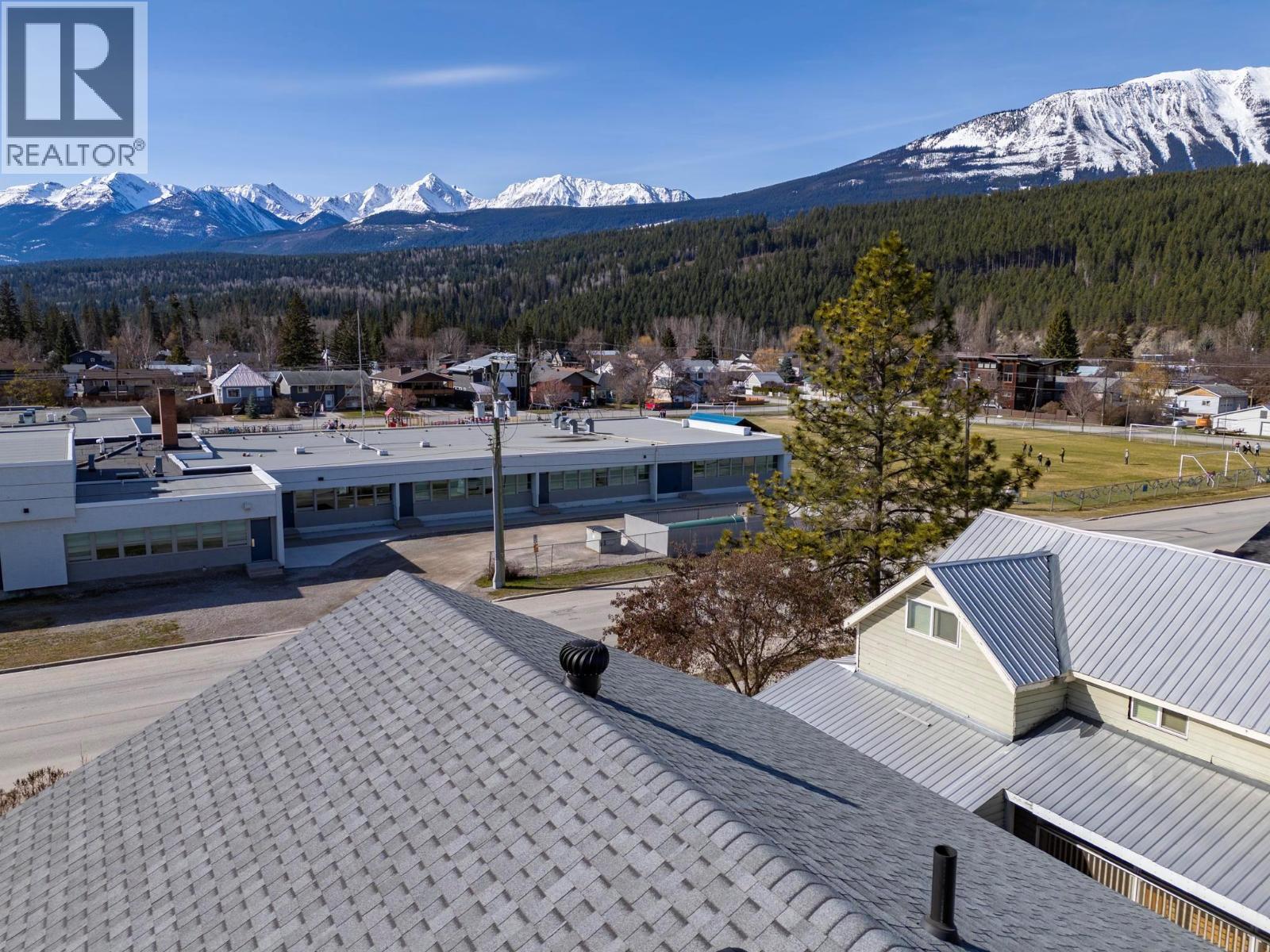 615 9TH STREET S - 76