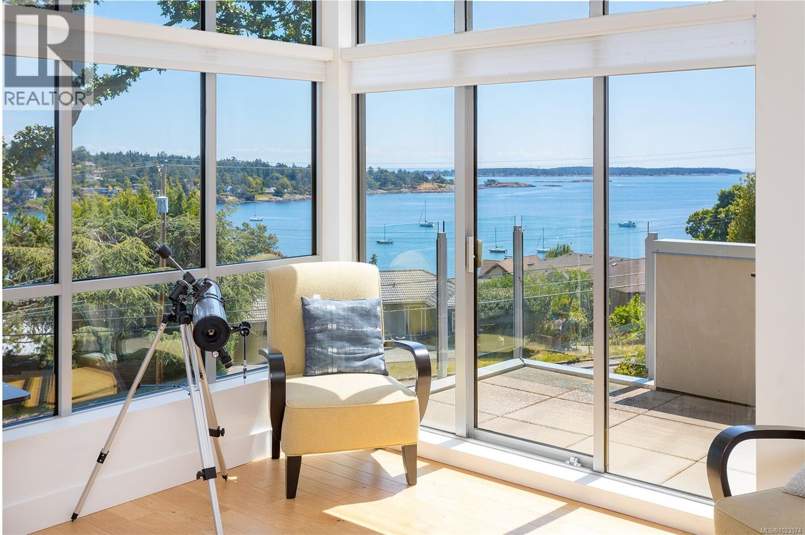 2597 Vista Bay Road, Saanich