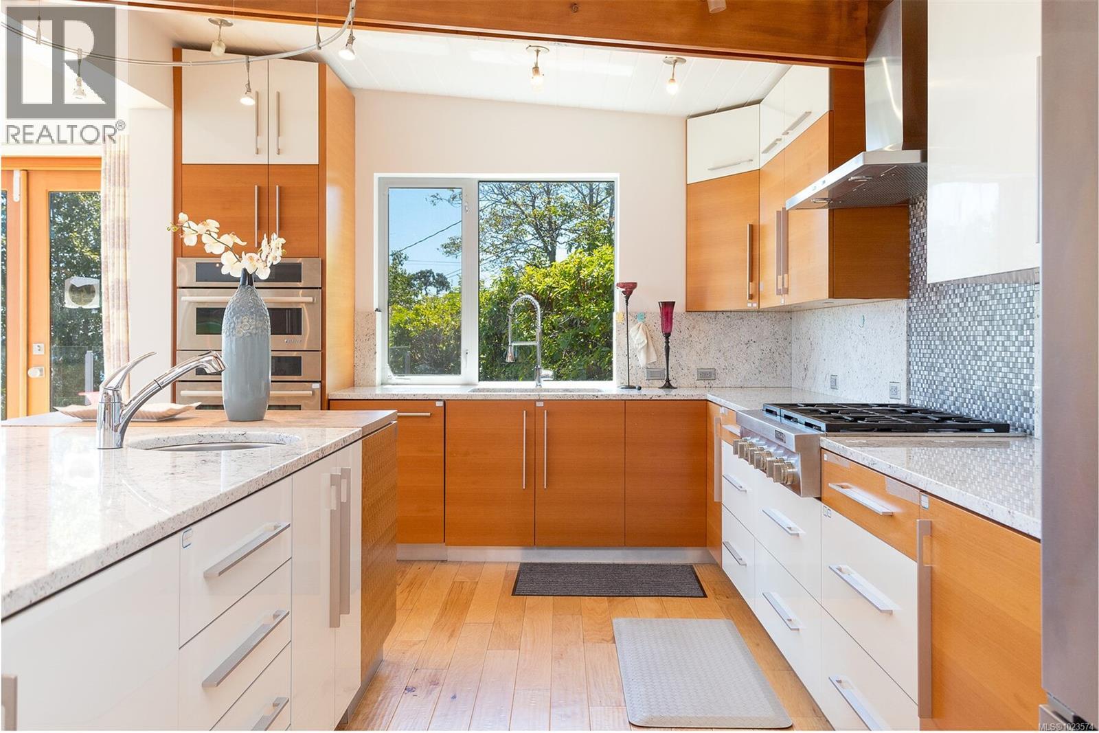  2597 Vista Bay Road, Saanich