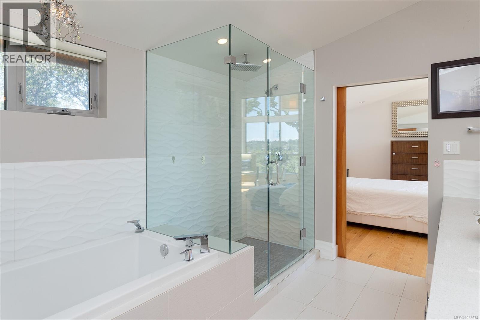  2597 Vista Bay Road, Saanich