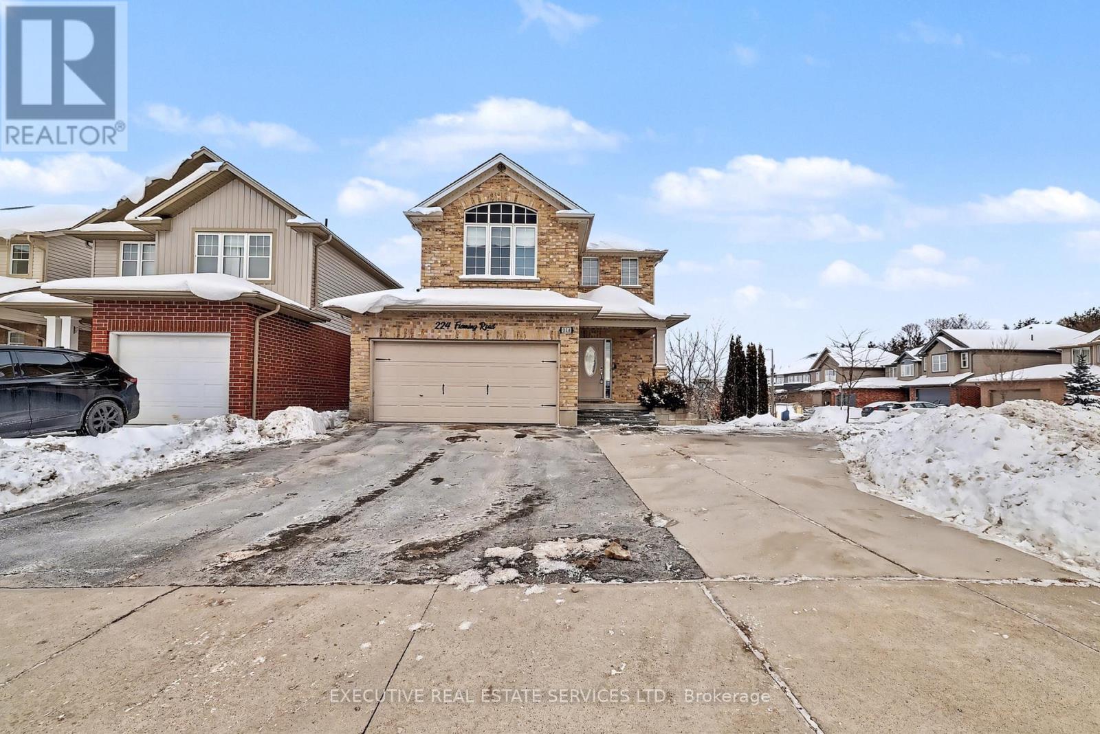 224 FLEMING ROAD - Photo 3 of 50, Guelph (Grange Road), Ontario