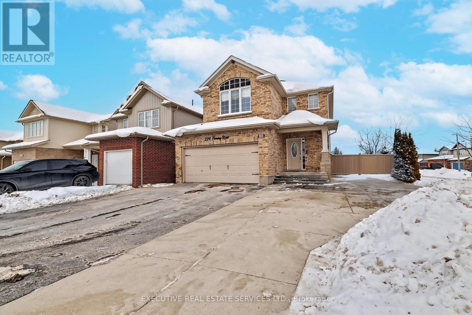 224 FLEMING ROAD - Photo 4 of 50, Guelph (Grange Road), Ontario