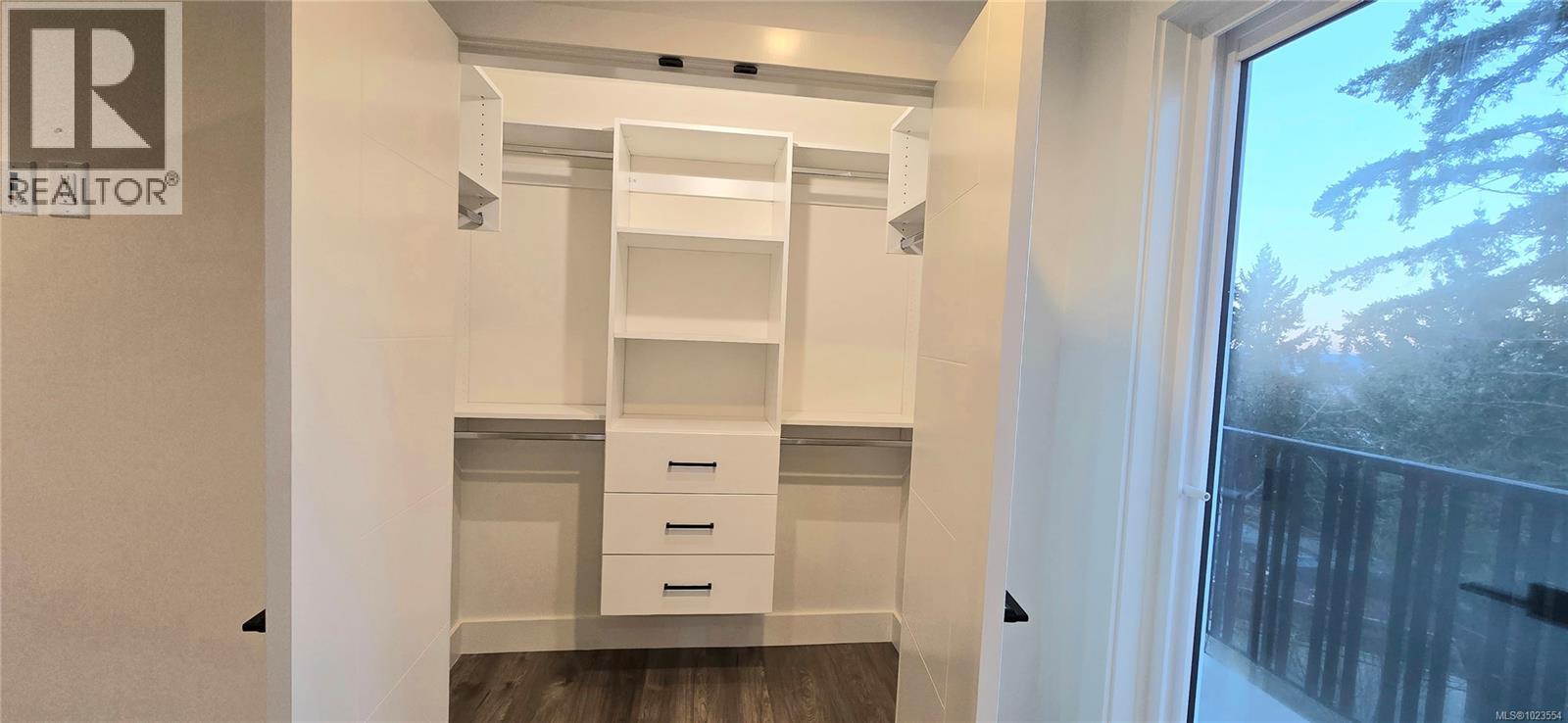 909 HARBOUR VIEW ST - 18