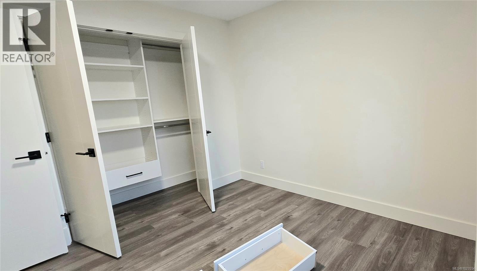 909 HARBOUR VIEW ST - 20