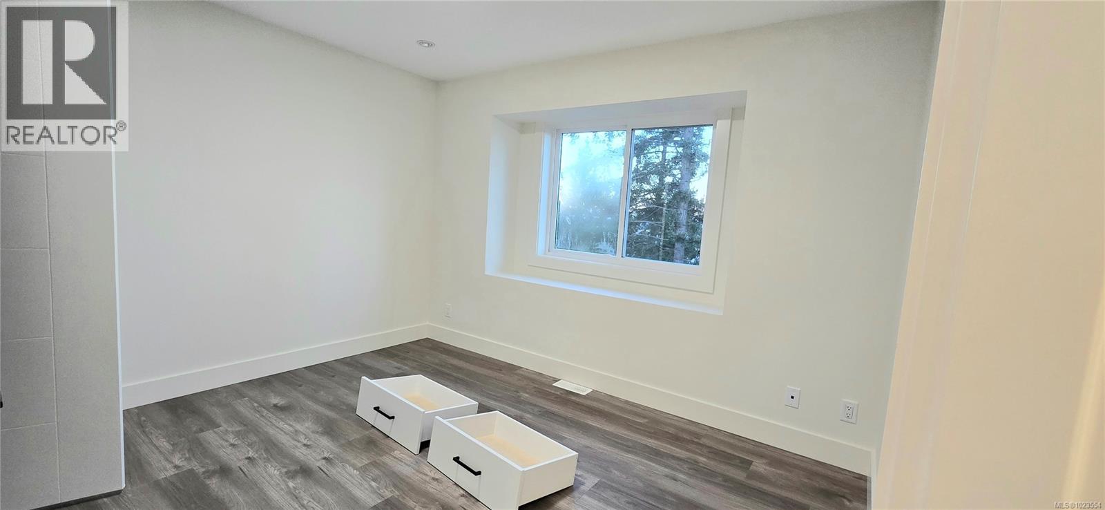 909 HARBOUR VIEW ST - 21