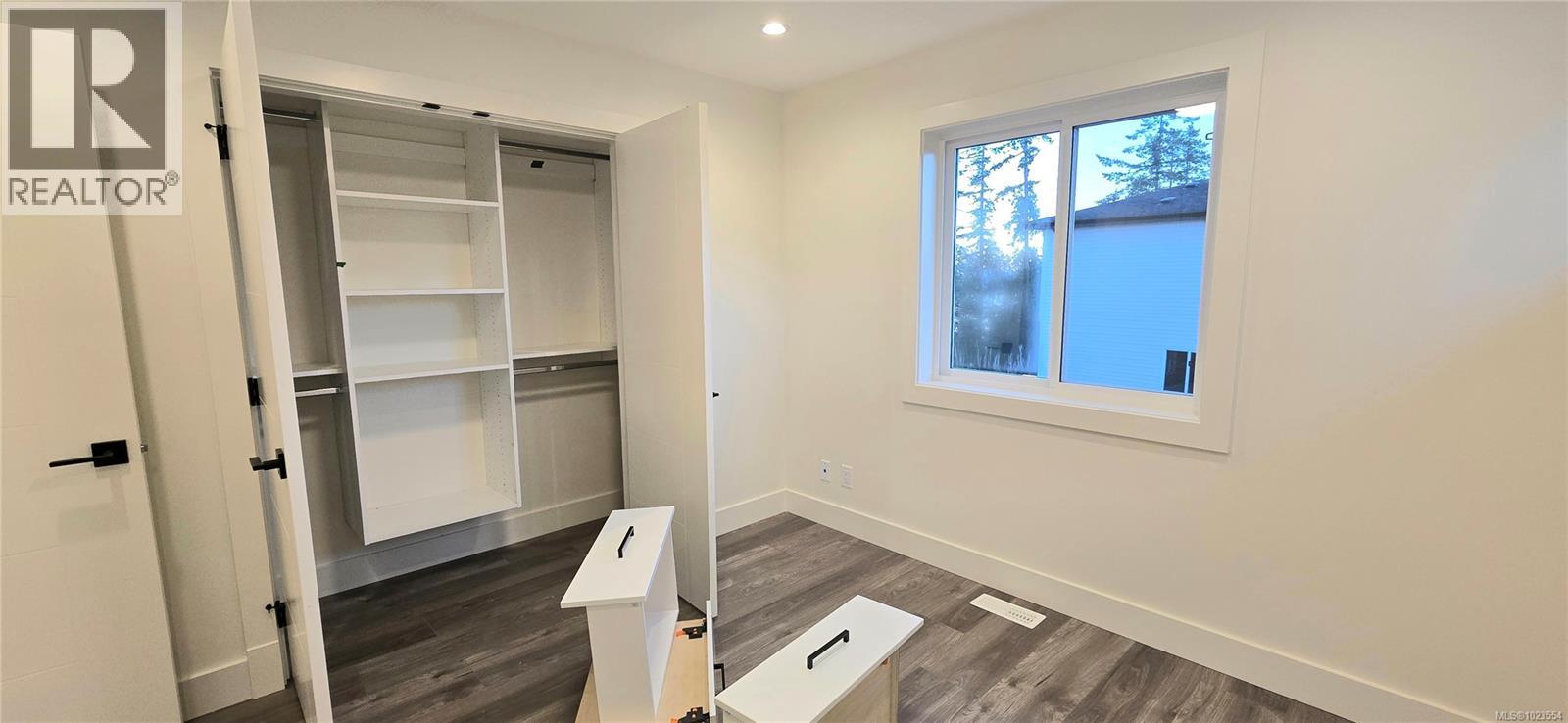 909 HARBOUR VIEW ST - 24