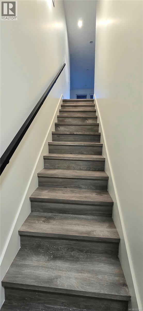 909 HARBOUR VIEW ST - 27