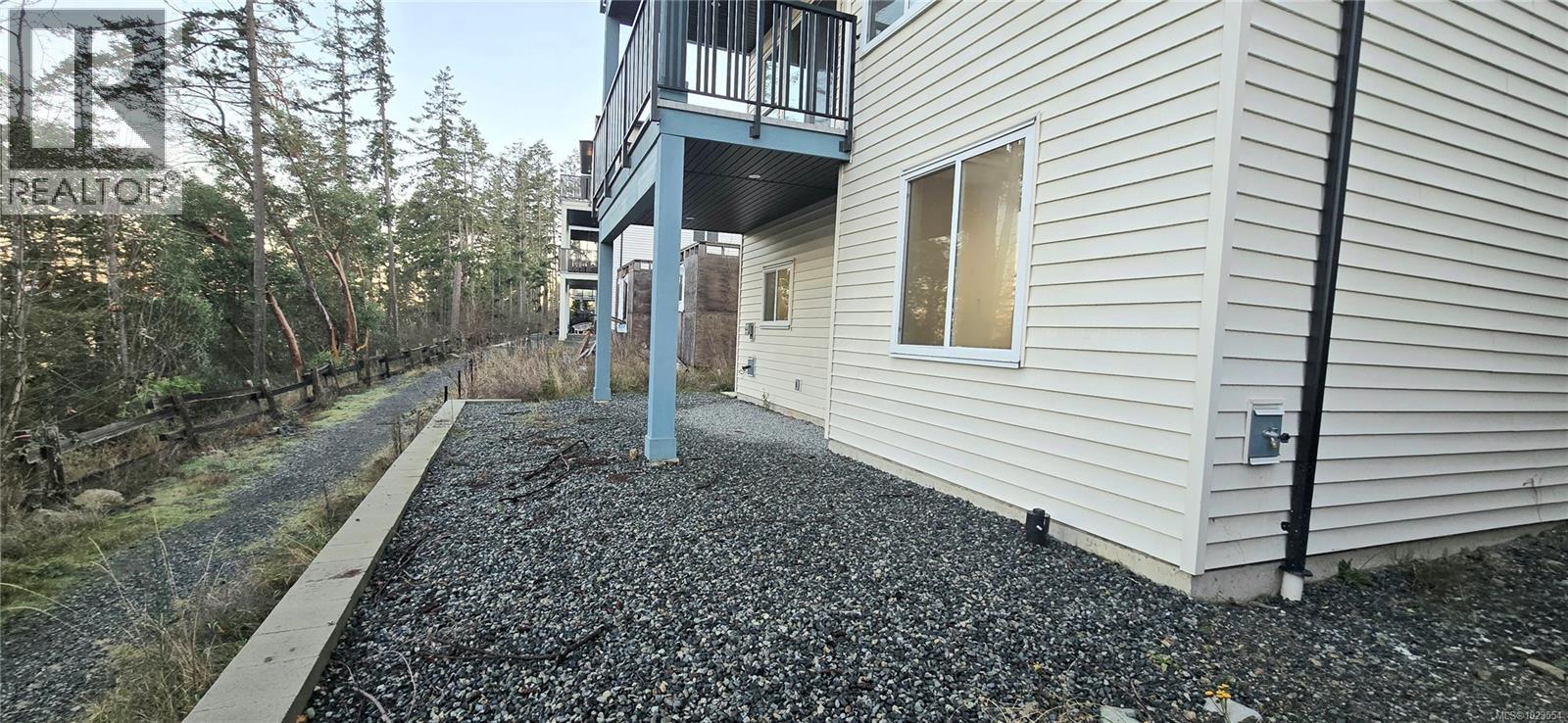 909 HARBOUR VIEW ST - 30