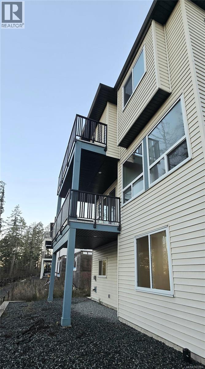 909 HARBOUR VIEW ST - 31