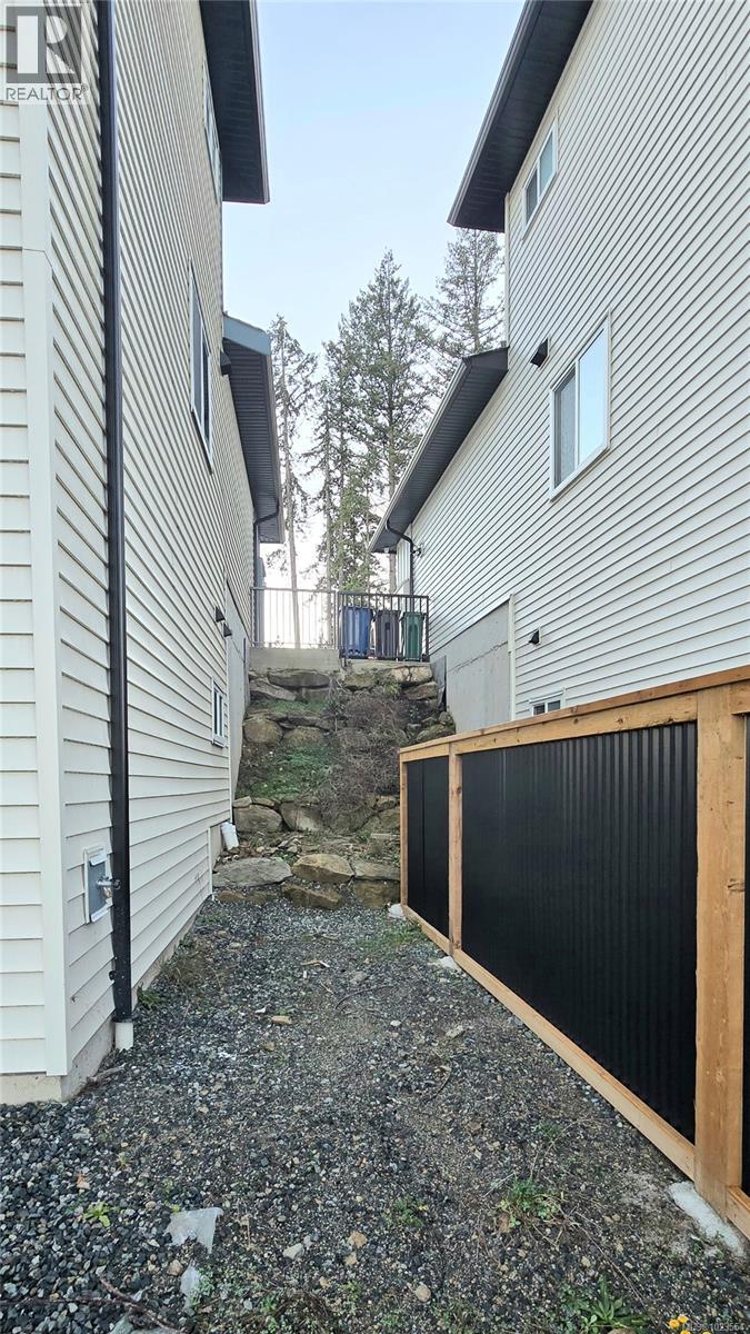 909 HARBOUR VIEW ST - 32