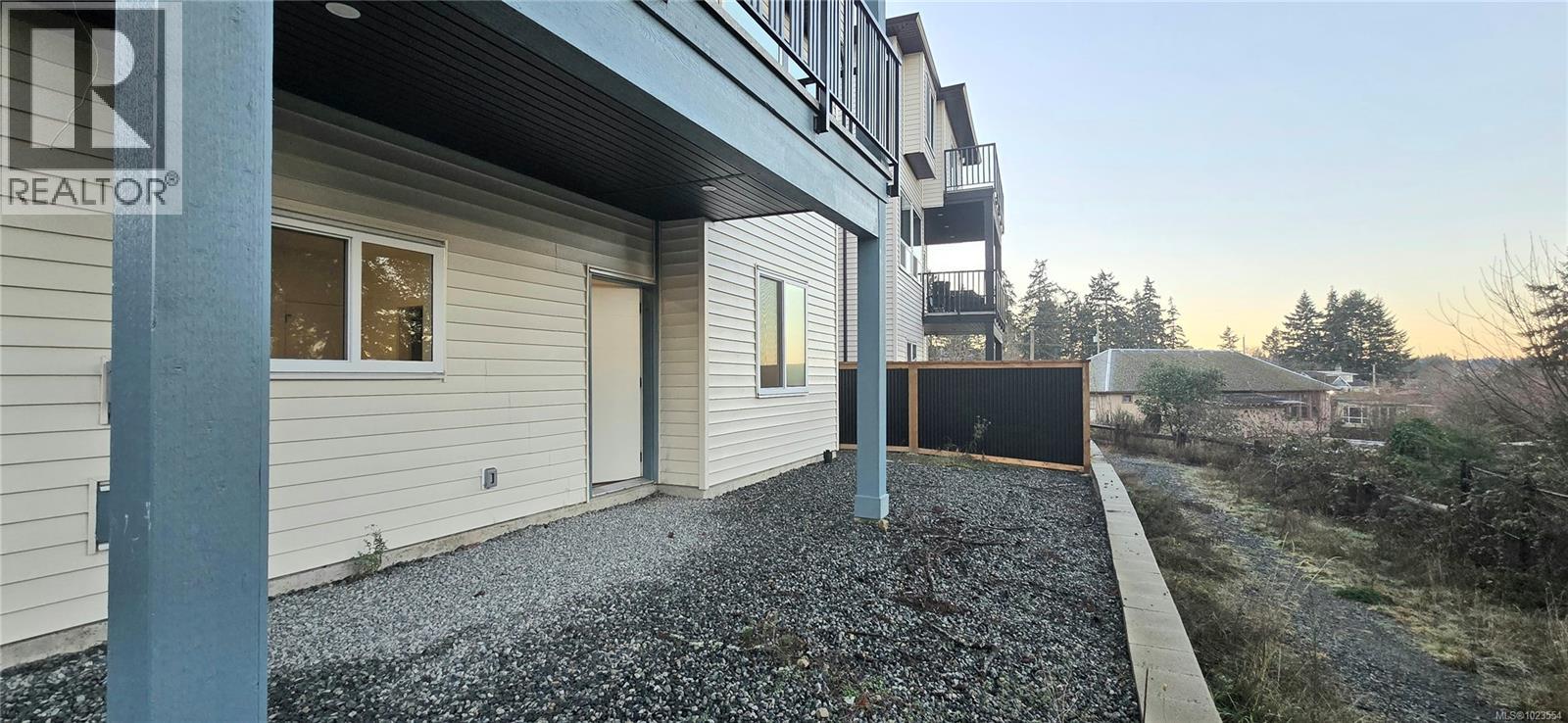 909 HARBOUR VIEW ST - 33